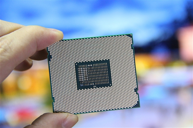 出售（Intel）奔騰? Silver 和 Gold 處理器、賽揚(yáng)? 處理器